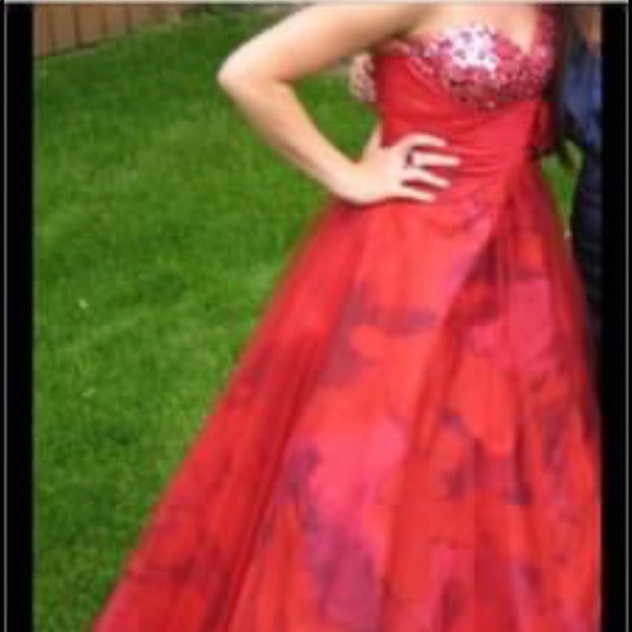 Jovani designer gown. - Picture 4 of 4